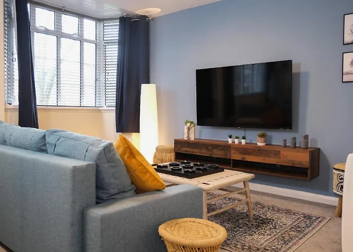 Spacious Apartment - Double And Sofa Bed - Wonderful Pavilion Views