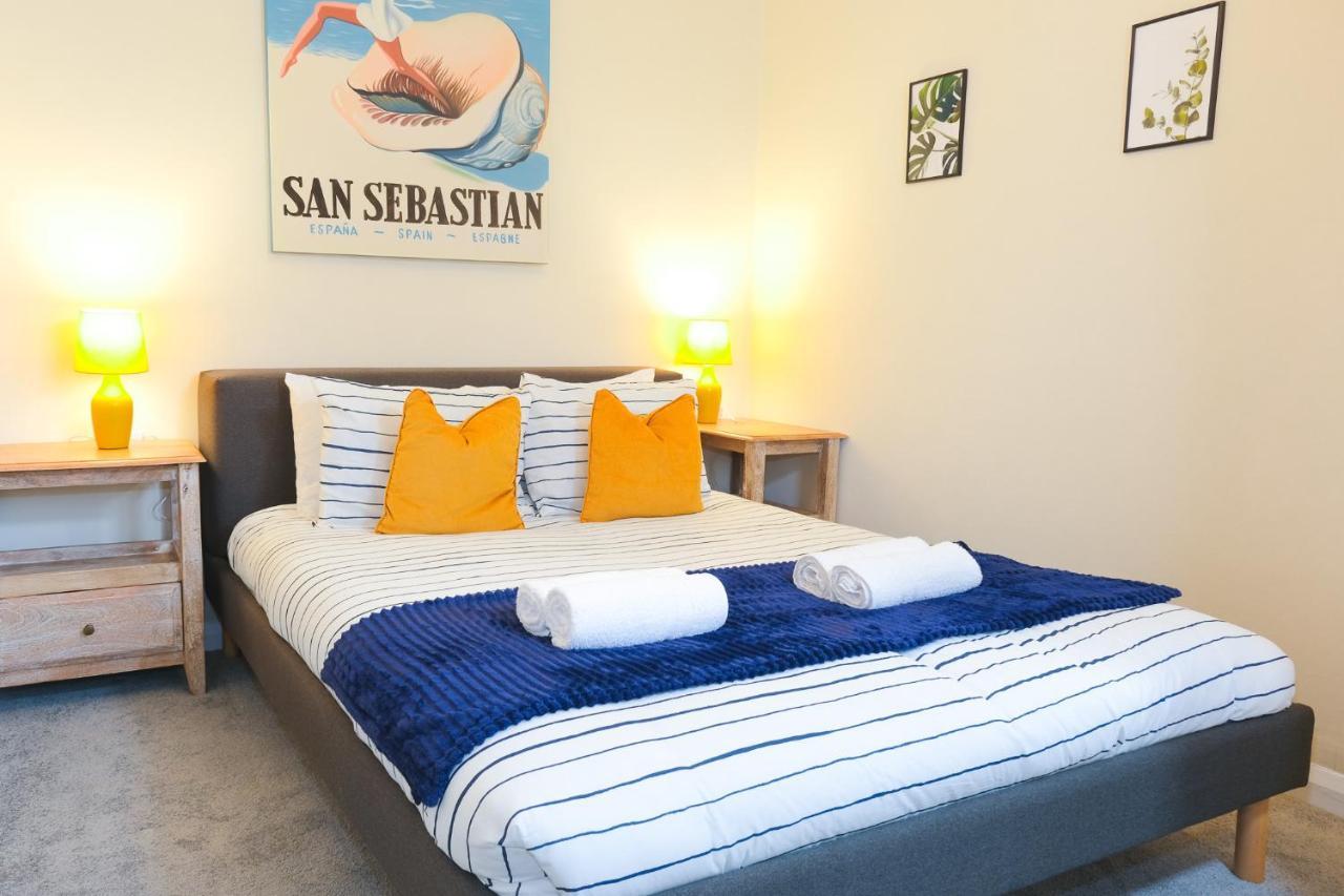 Spacious - Double And Sofa Bed - Wonderful Pavilion Views Apartment